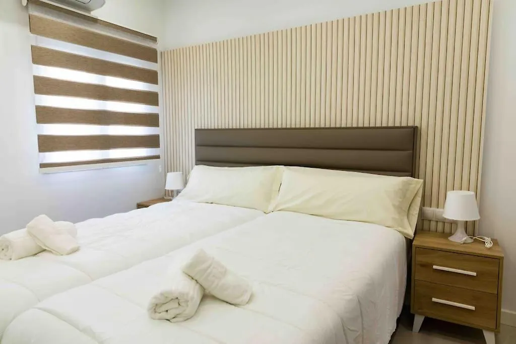 Modern 3-Bed Apartment In Heart Of Torremolinos location